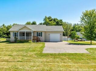 1 Jeannines Ln, Grand Isle, VT 05458