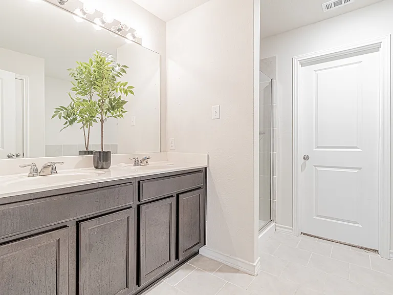 7019 Capella Cir — Photo 32