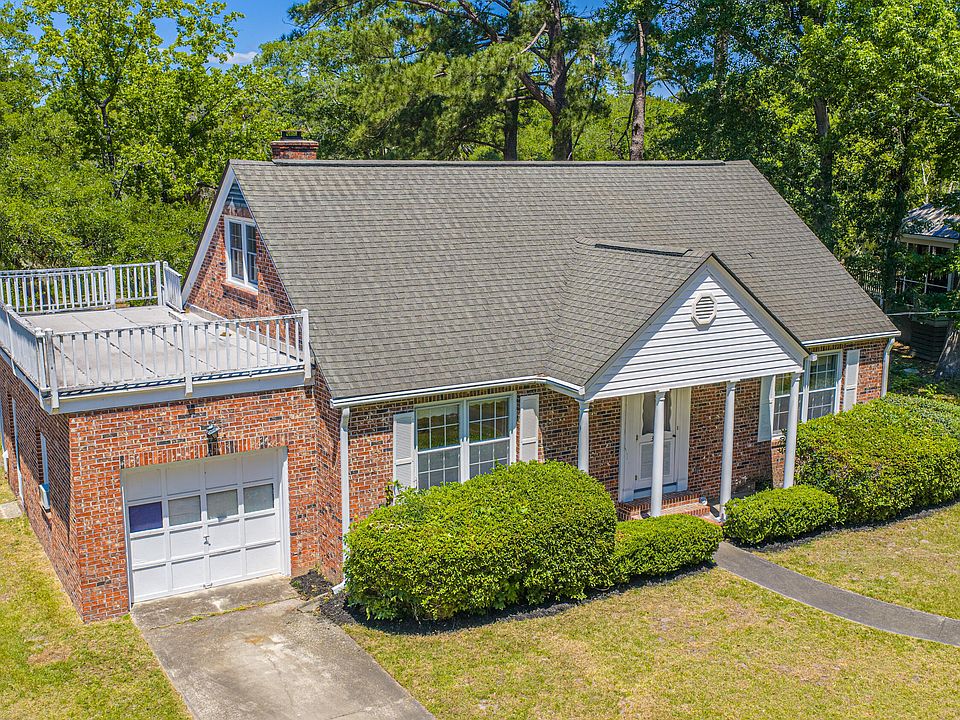 1st image of 301 McClain St
