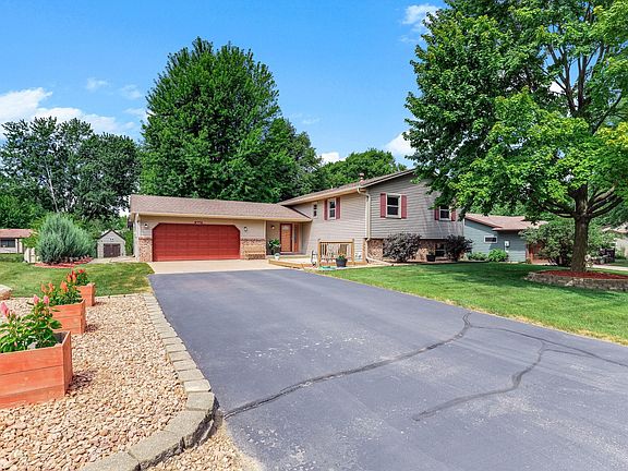 2nd image of 4261 Dunrovin Ln