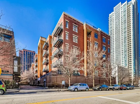 330 N Clinton St APT 507, Chicago, IL 60661