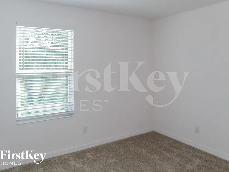 4999 Royal Point Ave — Photo 9