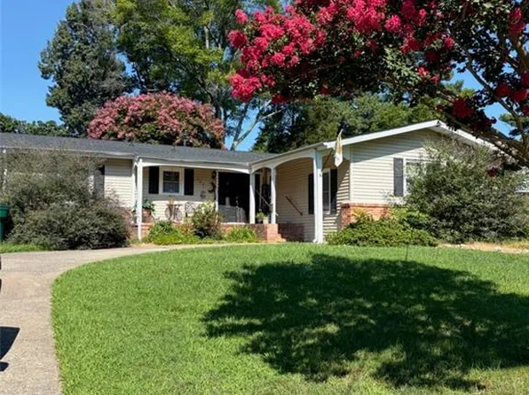 105 Glade Rd, Newport News, VA 23606