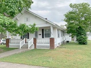 206 NW 4th St, Fairfield, IL 62837