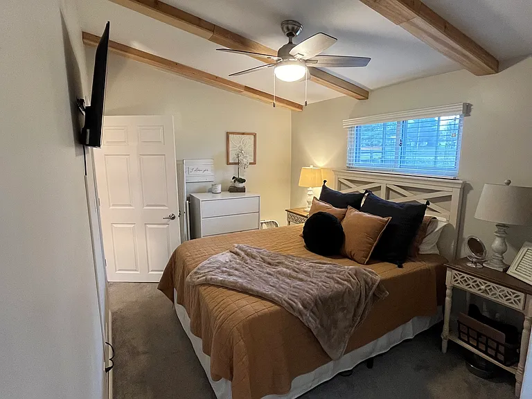 5150 Bateson Dr NE — Photo 9