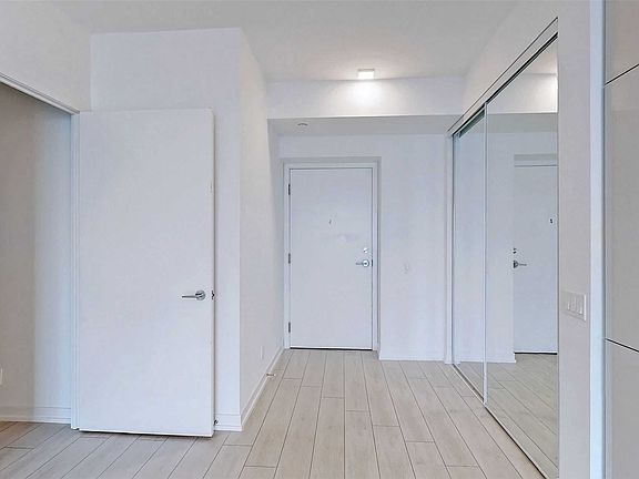 3rd image of 950 Portage Pkwy #6001