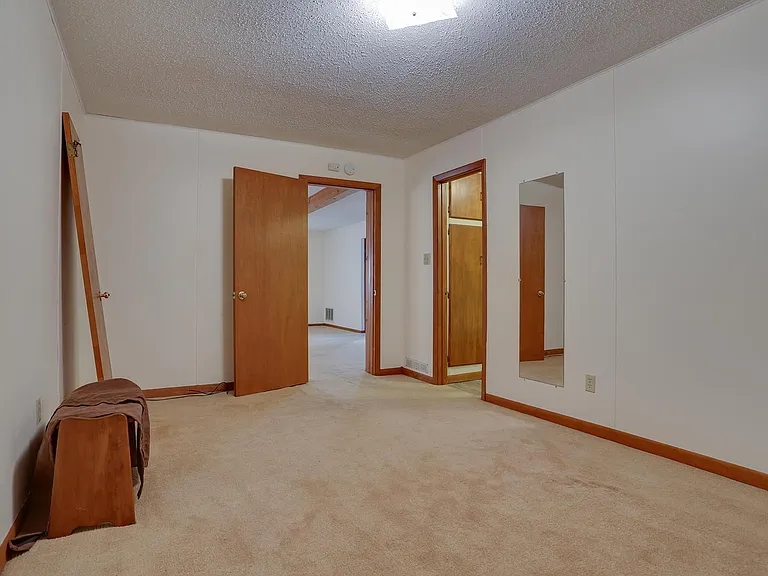 409 N Vorcey St — Photo 8