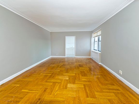 5th image of 3017 Riverdale Ave APT 3G
