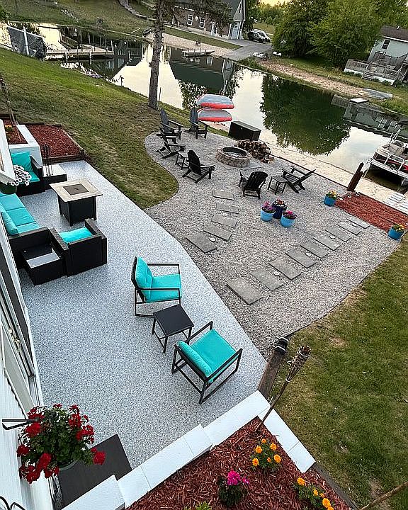 2nd image of 600 Gitchegumee Dr