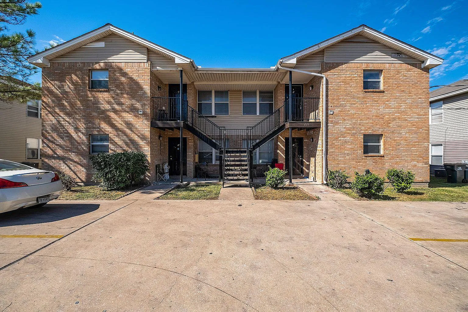 2 bed, 2.0 bath, 1024 sqft, $1,075 — Photo 1