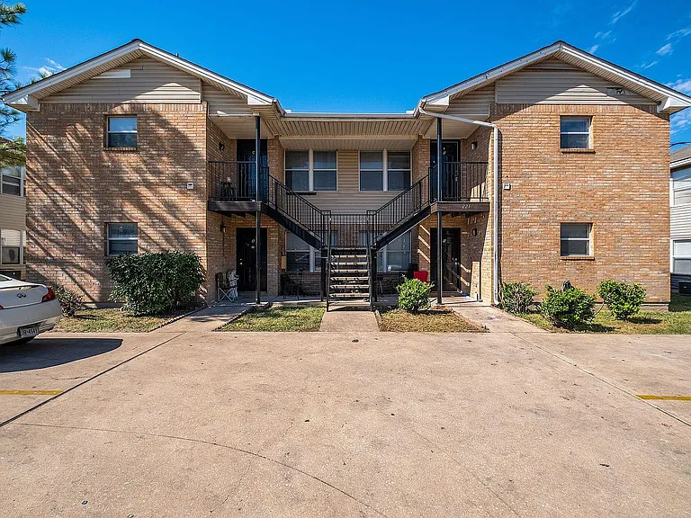2214 Katy Ln #D — Photo 1