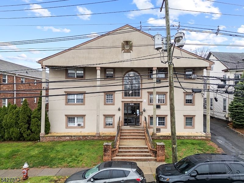 1st image of 826 W Grand St, UNIT 2K