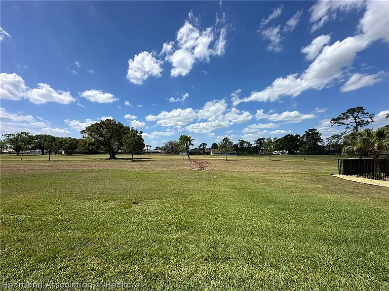 3847 Edgewater Dr — Photo 23
