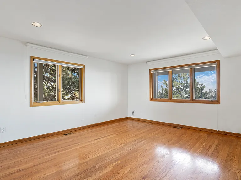 1281 Peakview Cir — Photo 22