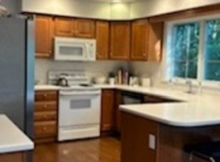 10 Ledge Ave, New Canaan, CT 06840