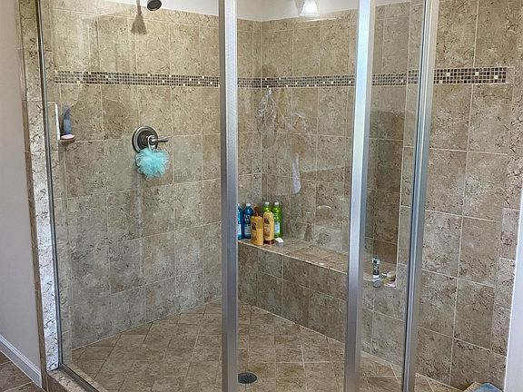 4th image of 39 Coachman Cir