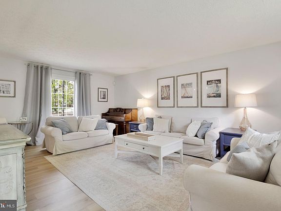 5th image of 1399 Tanyard Ln