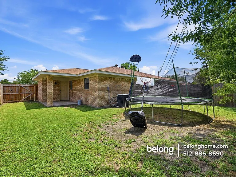 3103 Honeysuckle Cir #B — Photo 24
