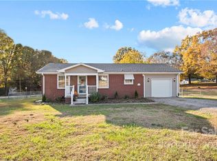 104 Fellowship Dr, Kannapolis, NC 28081