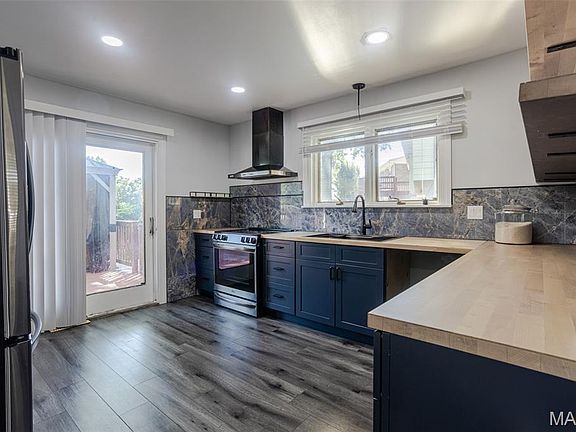 4th image of 3210 Yorkchester Dr