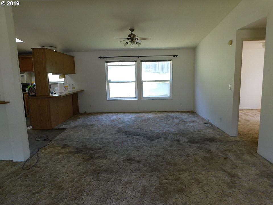 2nd image of 201 16th St
