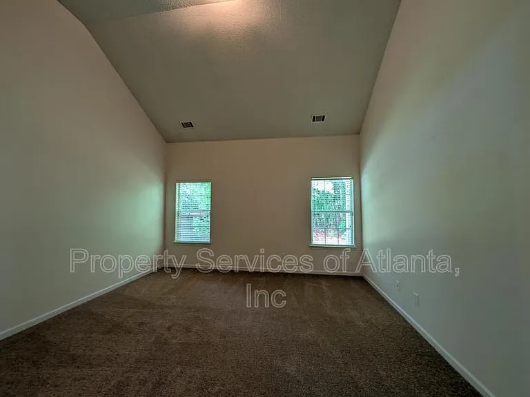 2047 Mulberry Ln — Photo 7