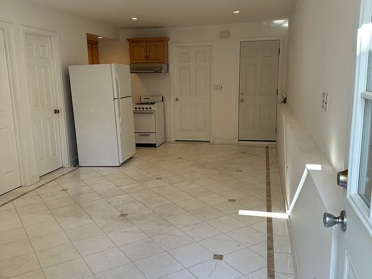 511 14th Ave — Photo 9