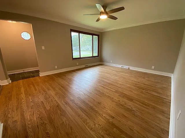 3 bed, 1.5 bath, 2302 sqft, $2,115 — Photo 4