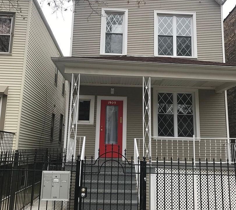 1st image of 1909 N Lowell Ave #1