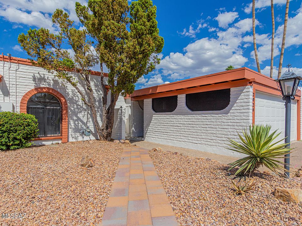 1st image of 2025 N Calle De Vida