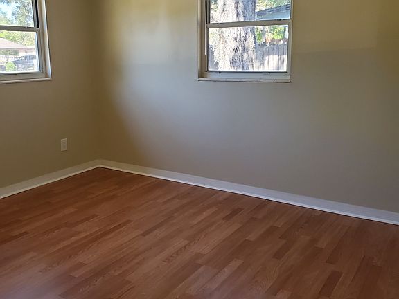4th image of 3207 Bon Air Dr