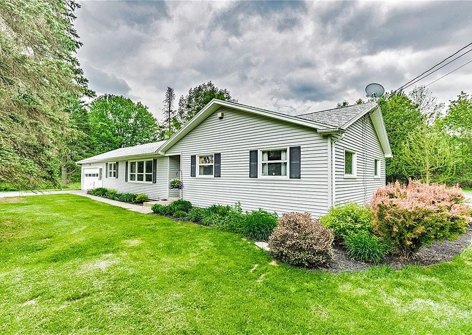 1st image of 4097 Clover St