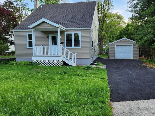 20 Oak Ave, Penndel, PA 19047