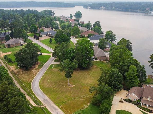 Misty Oak Dr