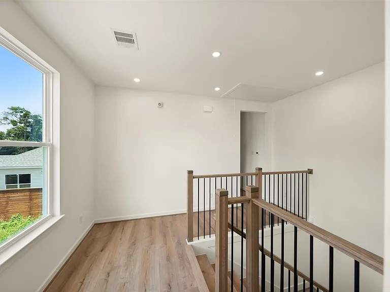 307 Quitman #A — Photo 25