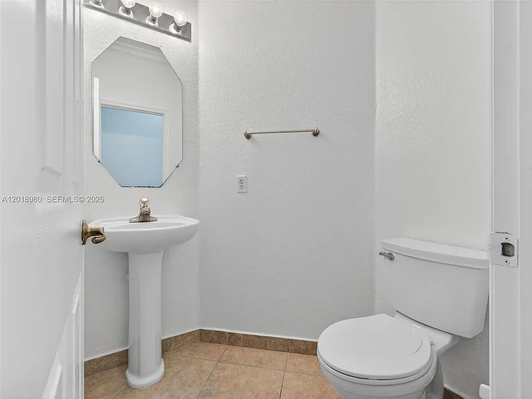 12441 SW 124th Ter — Photo 17