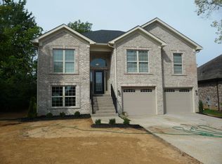 4208 Gaudet Rd, Jeffersontown, KY 40299