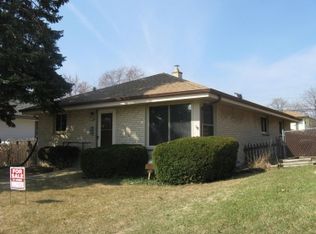 5739 N 98th St, Milwaukee, WI 53225