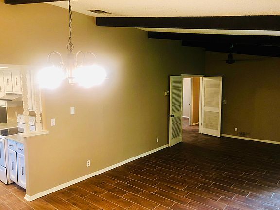 5th image of 6610 Shady Lake Dr