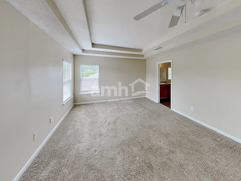 664 Mackenzie Cir — Photo 11