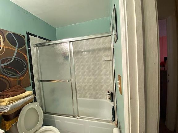 4th image of 416 James Ct #22-B