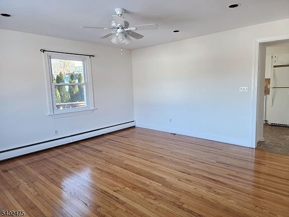 4th image of 2 Cook St