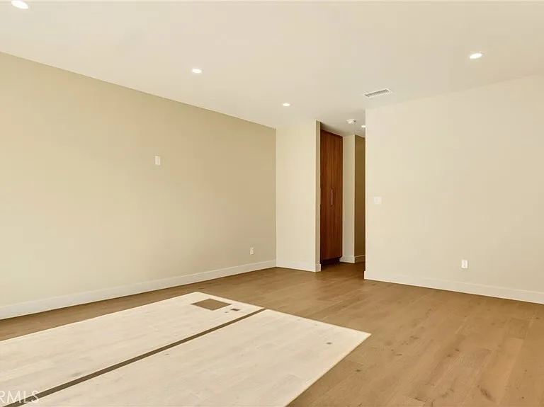 4819 Genesta — Photo 32