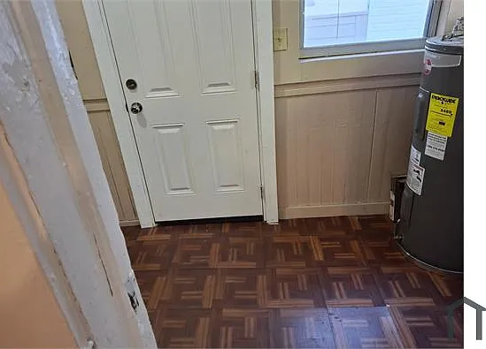 1110 Tyler St — Photo 7