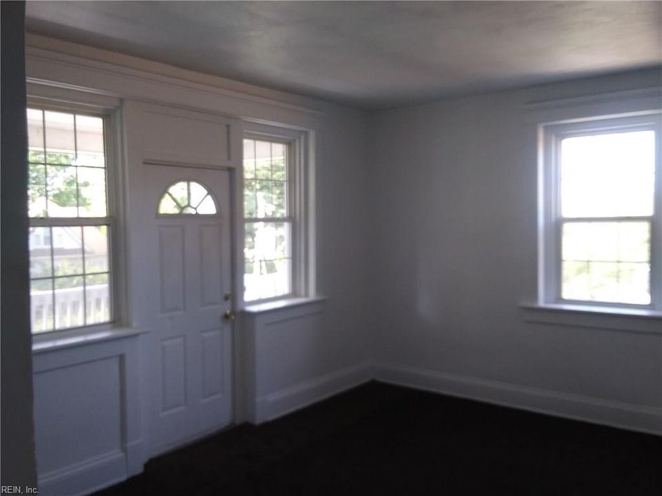 1st image of 630 W 34th St APT 1
