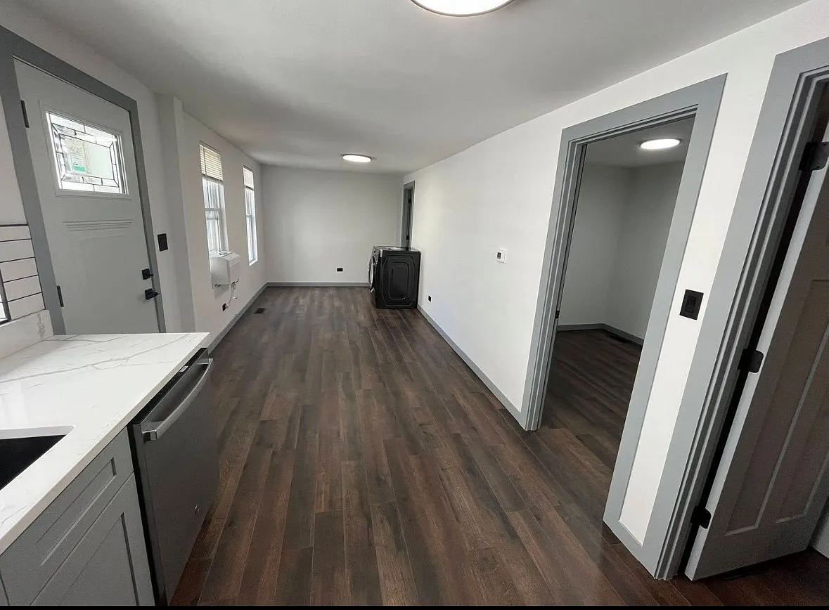 2 bed, 800 sqft, $1,800 — Photo 1