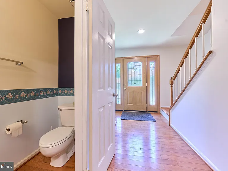 8508 Silverdale Rd — Photo 25