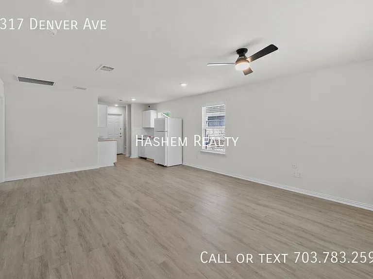 1317 Denver Ave — Photo 9