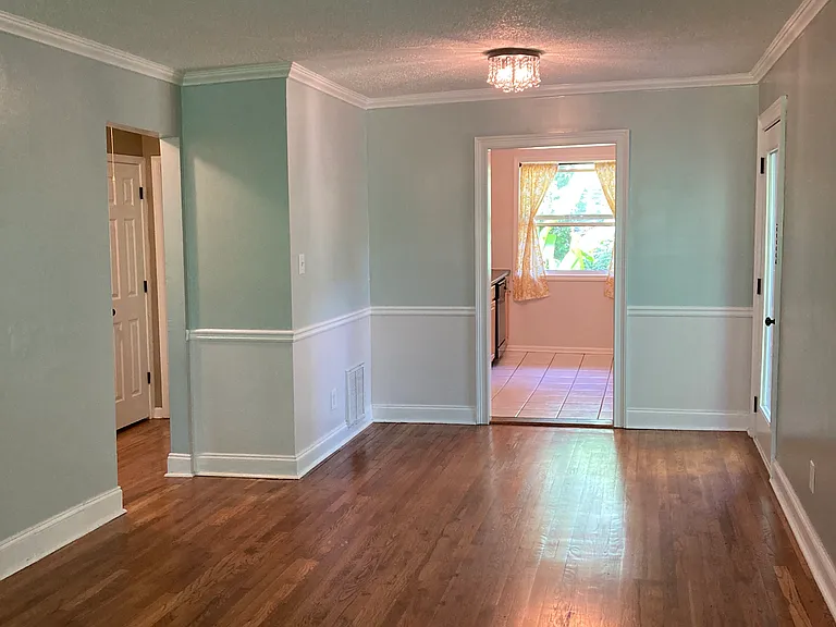 520 Park Ave SE #12 — Photo 2
