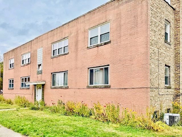 1st image of 2432 W Berwyn Ave #1S